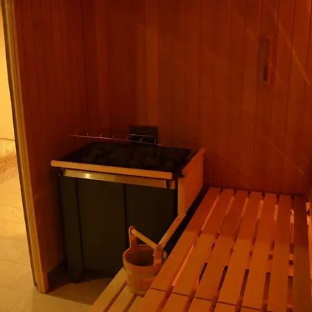 Neben Der Gondelbahn - Haus Sued