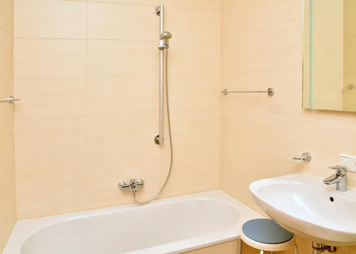 Neben Der Gondelbahn - Haus Sued