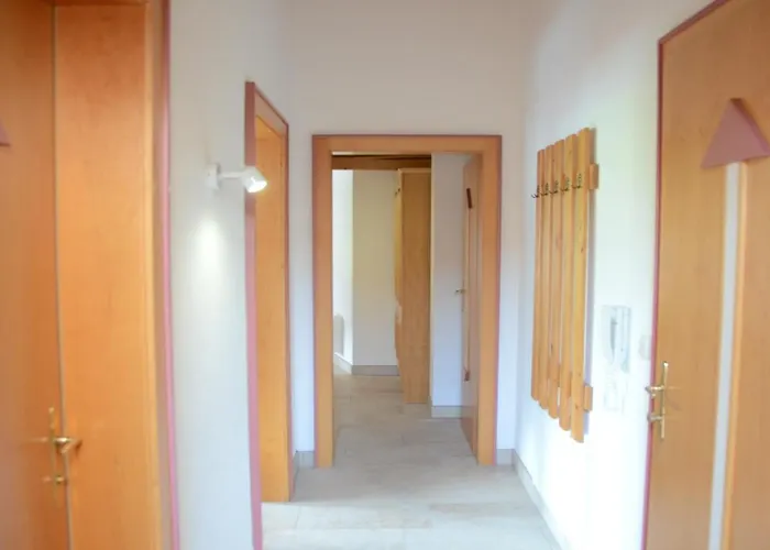 Neben Der Gondelbahn - Haus Sued